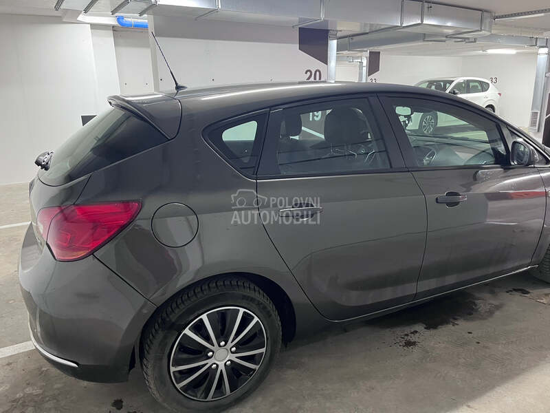 Opel Astra J Restyle 1.7 CDTI