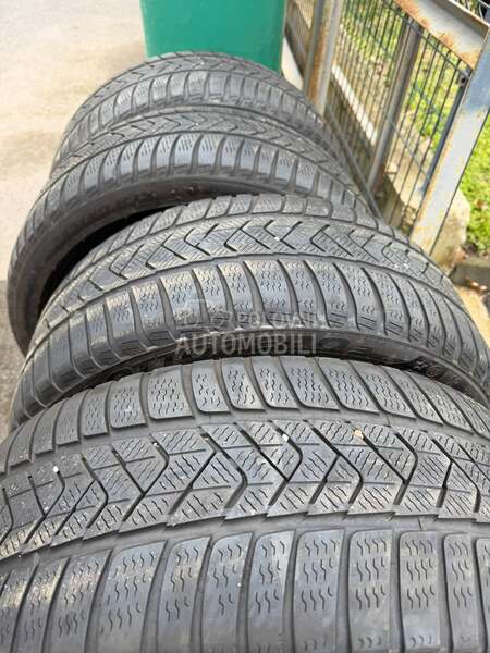 Pirelli 245/40 R19 Zimska