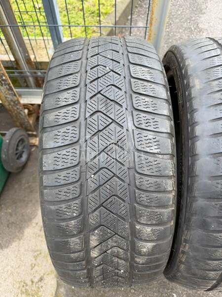 Pirelli 245/40 R19 Zimska