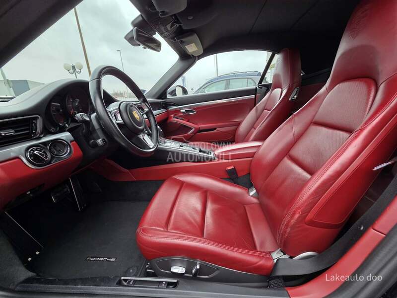 Porsche 911 Carrera PDK