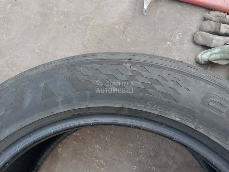 Kumho 225/55 R17 Letnja