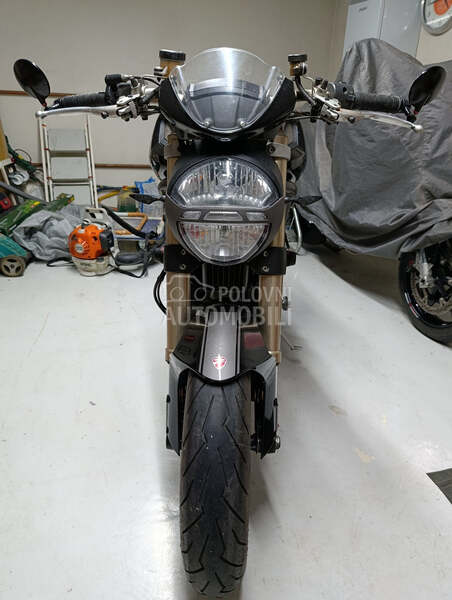 Ducati monster 1100 evo