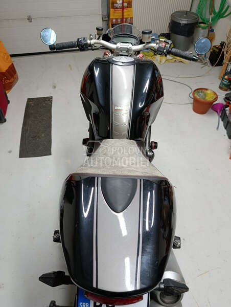 Ducati monster 1100 evo