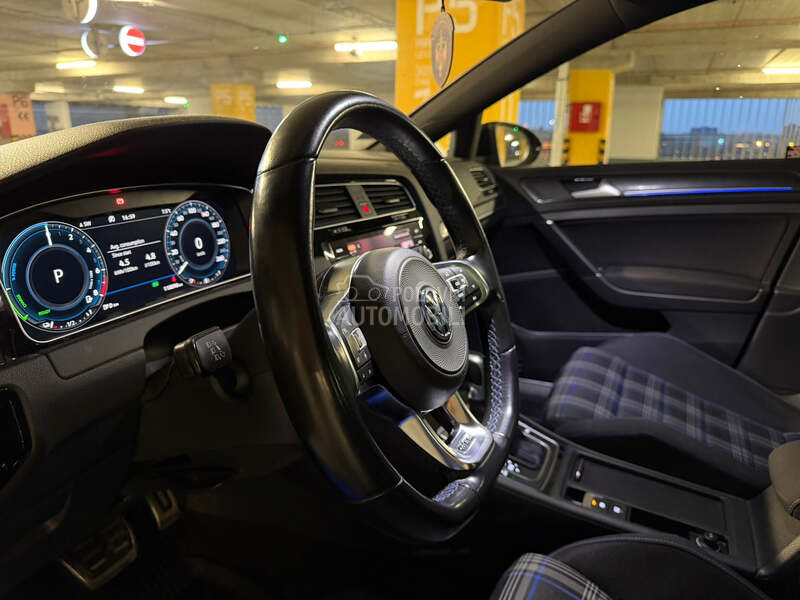 Volkswagen Golf 7 GTE