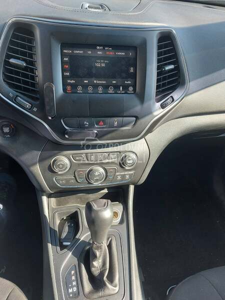 Jeep Cherokee 2.2