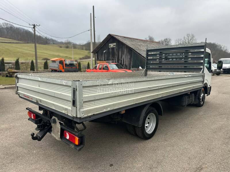 Nissan Cabstar sanduk 4.5m
