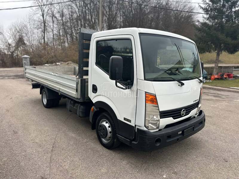 Nissan Cabstar sanduk 4.5m