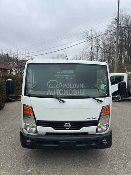 Nissan Cabstar sanduk 4.5m