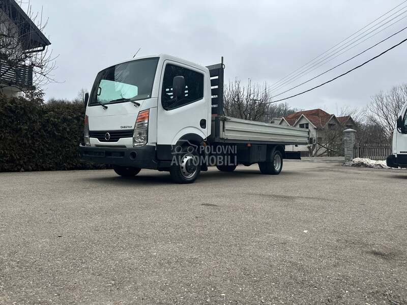 Nissan Cabstar sanduk 4.5m