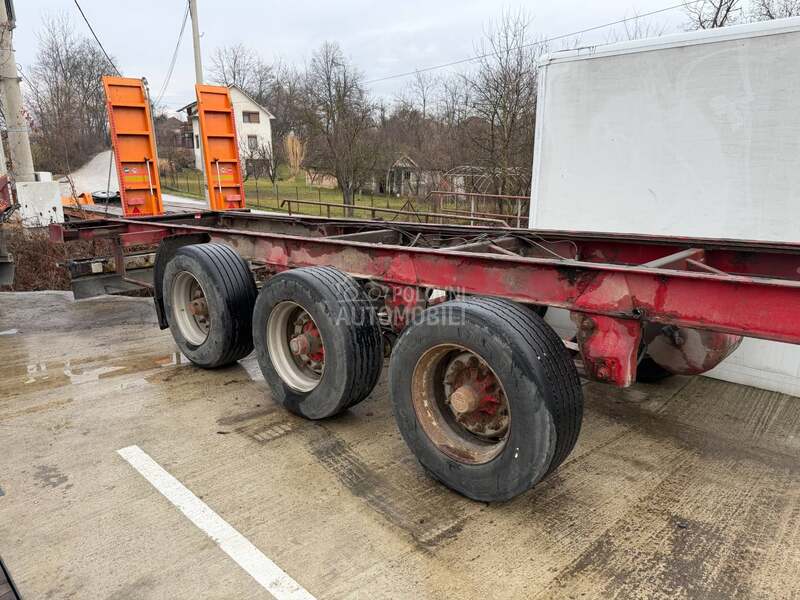 Schwarzmuller Šasija