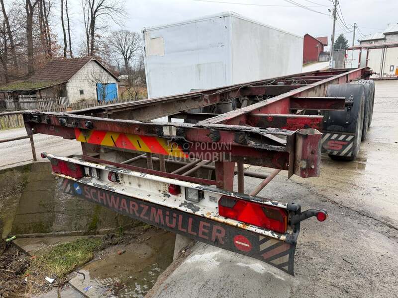 Schwarzmuller Šasija