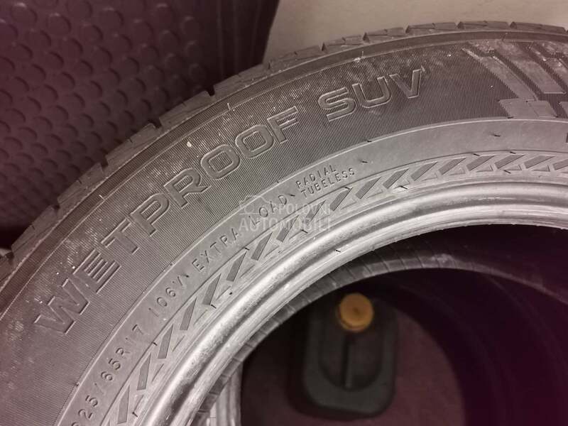Nokian 215/65 R17 Letnja