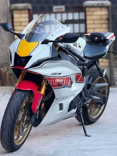 Yamaha YZF R7