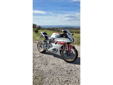 Yamaha YZF R7