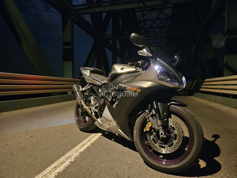 Yamaha R1