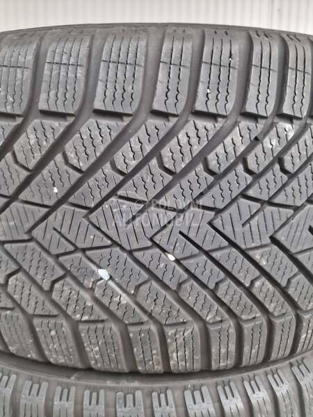 Pirelli 275/45 R21 Zimska