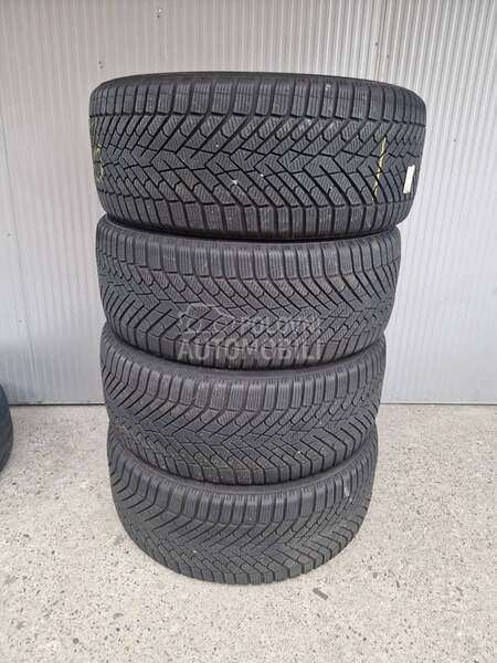 Pirelli 275/45 R21 Zimska