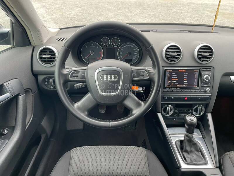 Audi A3 N A V I
