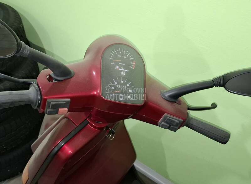 Piaggio Vespa COSA 125