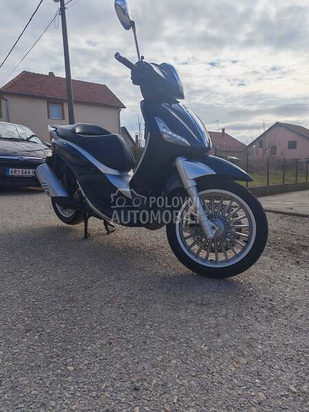 Piaggio Beverly 300