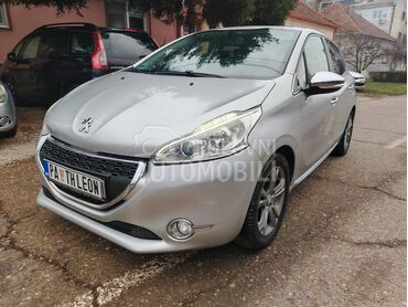 Peugeot 208 1.2 STYLE