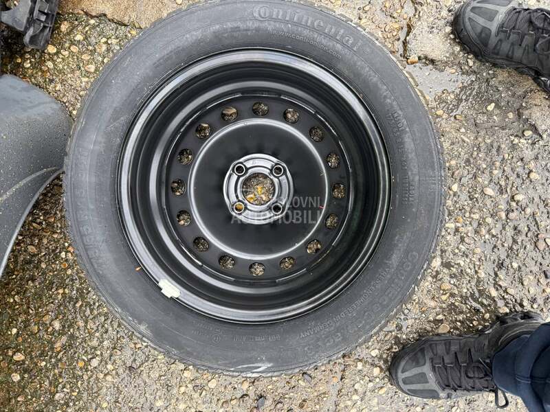 rezerni tocak sa alatom