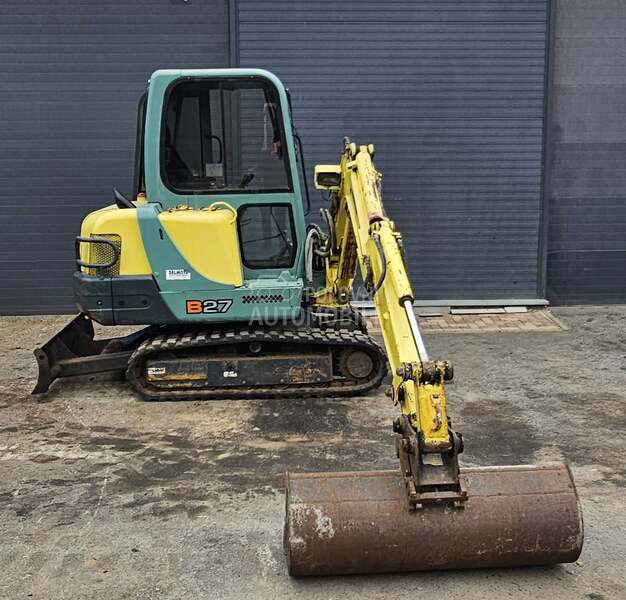 Yanmar B27 FABRICKO STANJE 3,1T