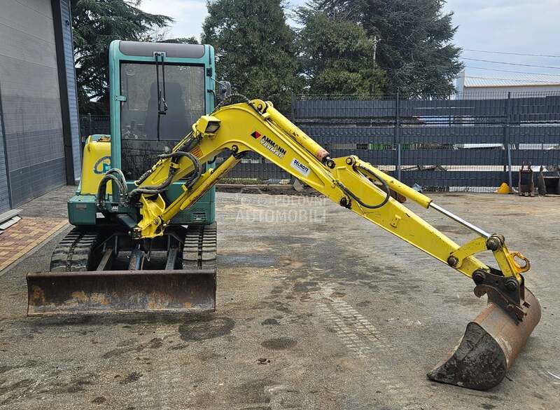 Yanmar B27 FABRICKO STANJE 3,1T
