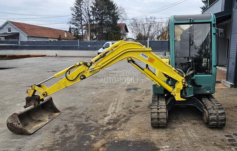 Yanmar B27 FABRICKO STANJE 3,1T