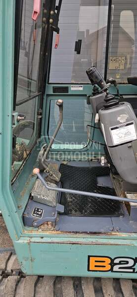 Yanmar B27 FABRICKO STANJE 3,1T