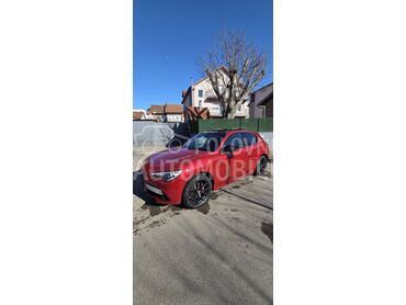 Alfa Romeo Stelvio VELOCE