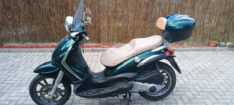 Piaggio Beverly tourer