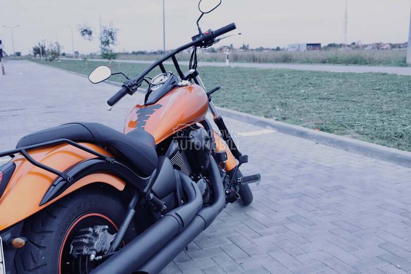 Kawasaki VN 900 Custom