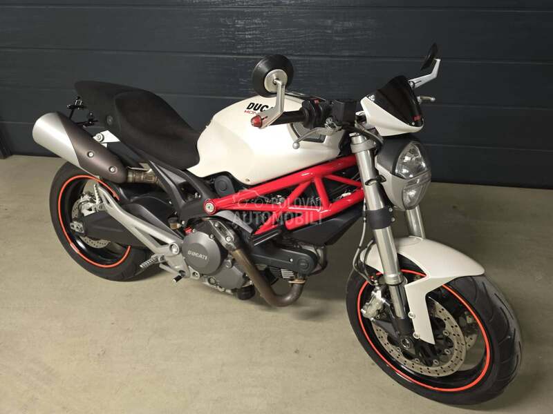 Ducati Monster 696  ABS