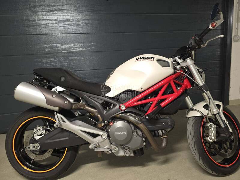 Ducati Monster 696  ABS