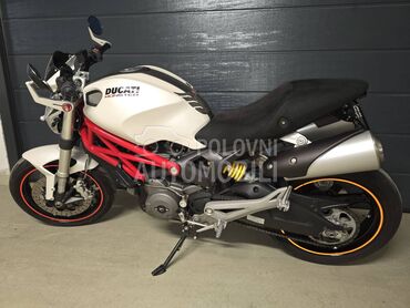 Ducati Monster 696  ABS