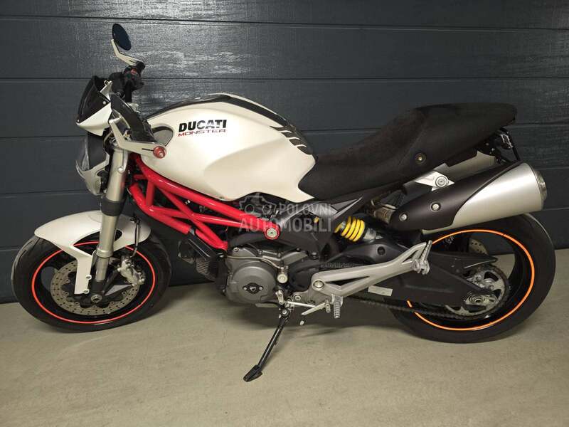Ducati Monster 696  ABS