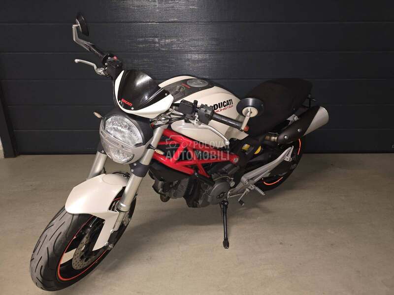 Ducati Monster 696  ABS