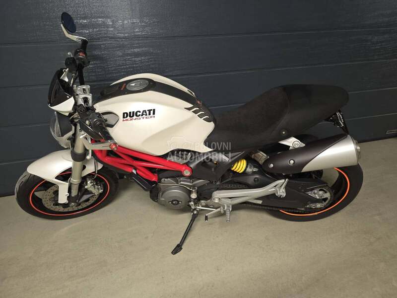 Ducati Monster 696  ABS