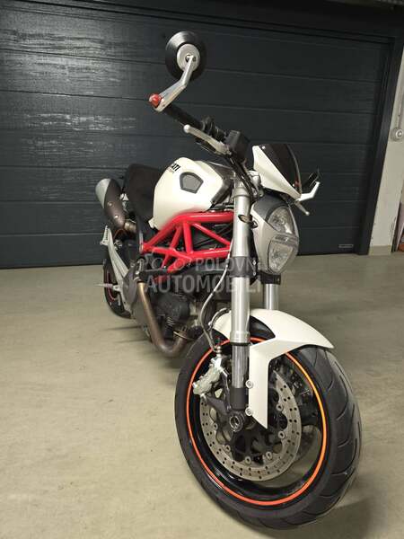 Ducati Monster 696  ABS