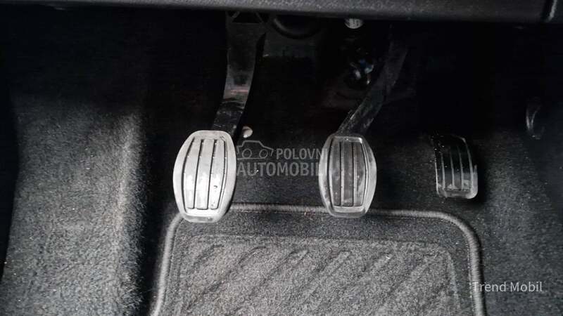 Peugeot 2008 1.5 hdi active plus