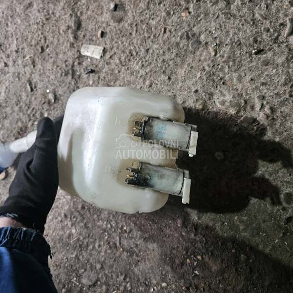 Boca-Posuda tečnosti za brisač