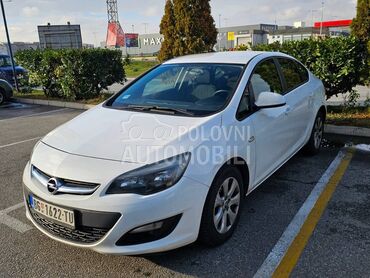 Opel Astra J 