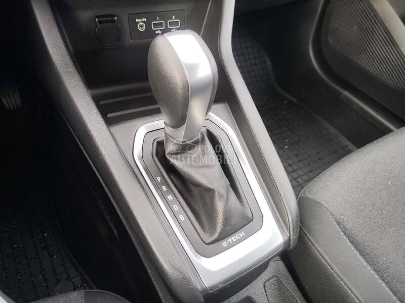 Renault Clio 1.6 E-TECH HYBRID