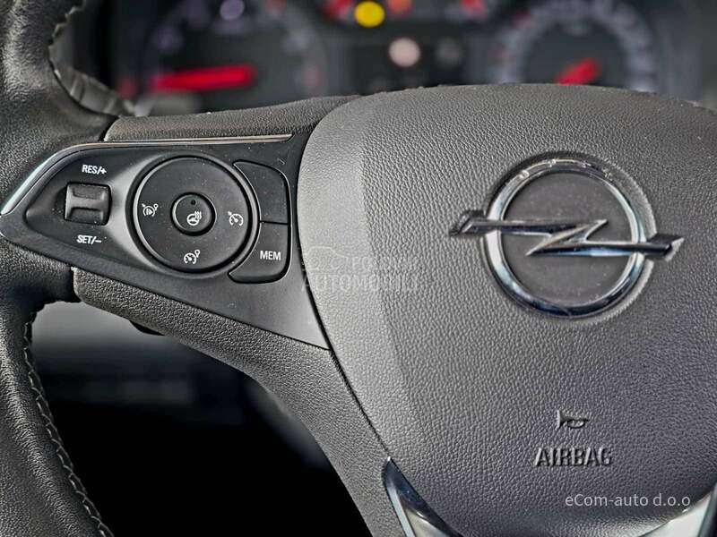 Opel Combo 1.5d L2 AT8