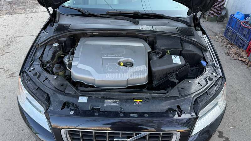 Volvo V70 