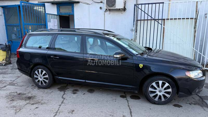 Volvo V70 