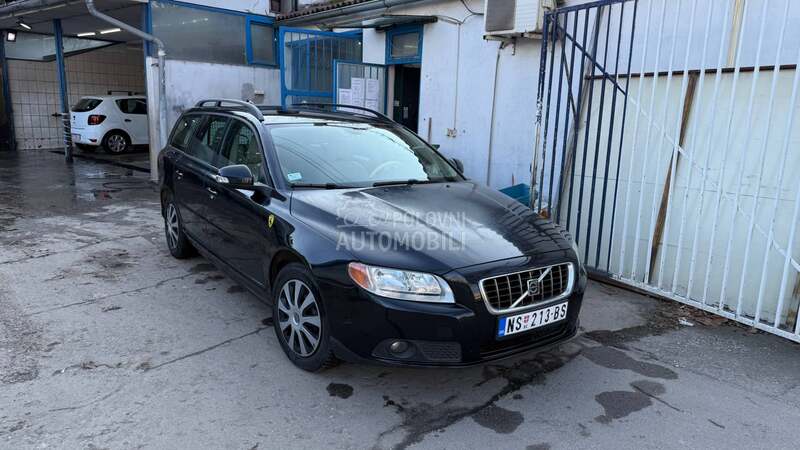 Volvo V70 