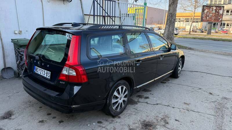 Volvo V70 