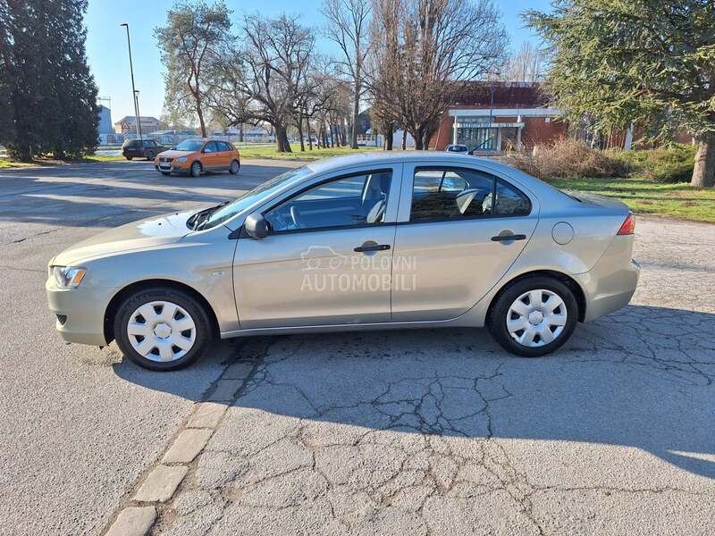 Mitsubishi Lancer 